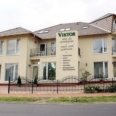Bed & Breakfast Viktor Bor- Es Vendeghaz**** Balatonmariafurdo