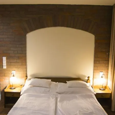 Viktor Bor- és Vendégház**** Bed and breakfast