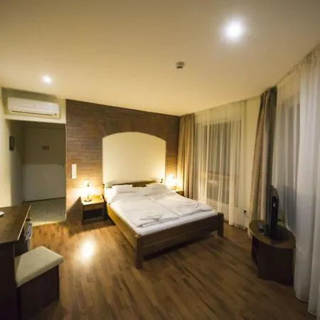 Viktor Bor- és Vendégház****