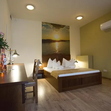 Viktor Bor- Es Vendeghaz**** Bed & Breakfast