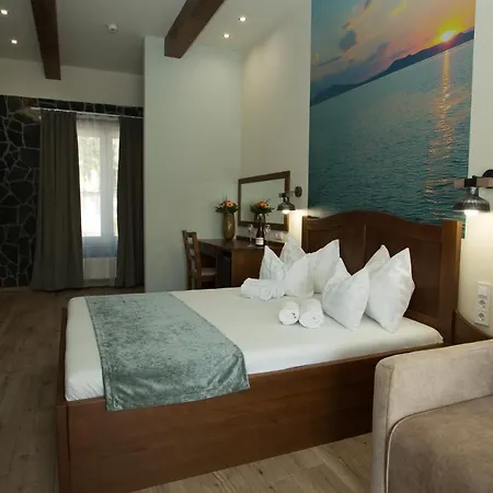 Viktor Bor- és Vendégház**** 3*