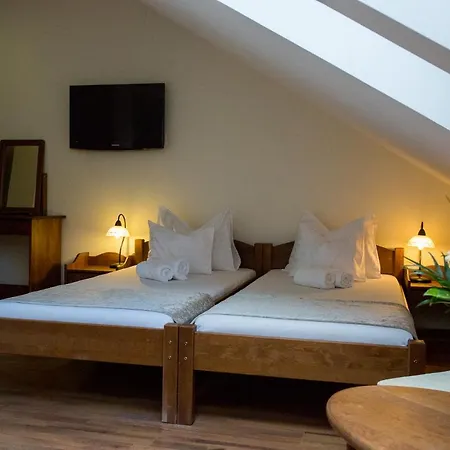 Viktor Bor- Es Vendeghaz**** Balatonmáriafürdő