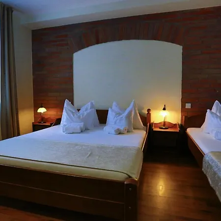 Viktor Bor- és Vendégház****