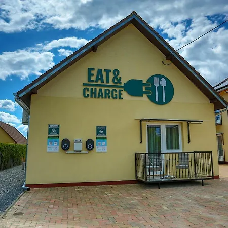 Viktor Bor- Es Vendeghaz**** 3* Balatonmáriafürdő