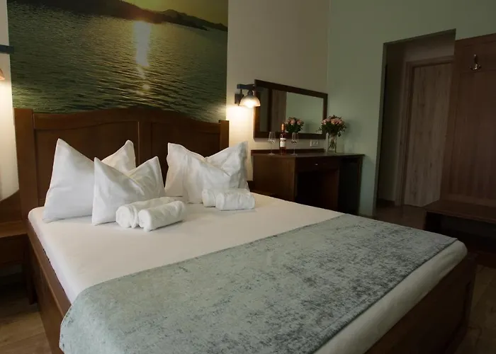 Viktor Bor- Es Vendeghaz****