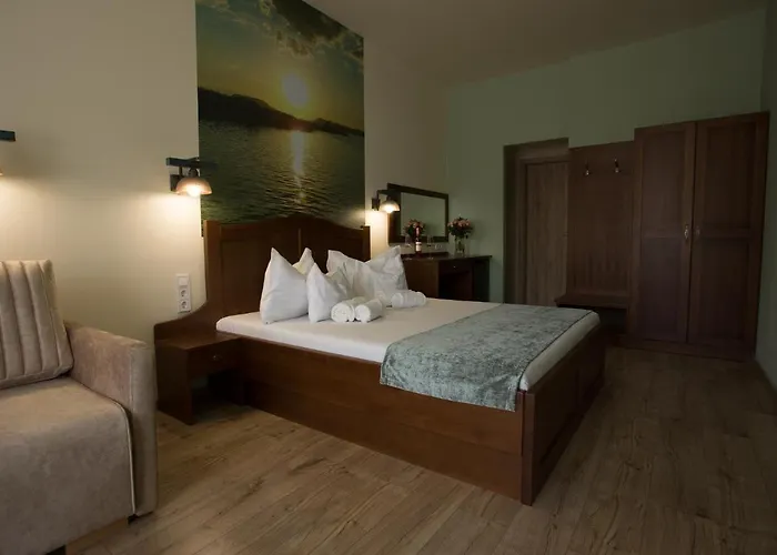 Viktor Bor- Es Vendeghaz**** Balatonmáriafürdő