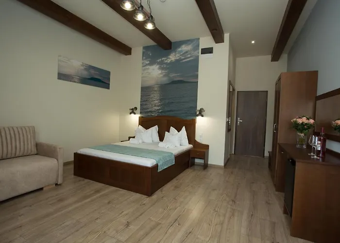 Viktor Bor- Es Vendeghaz**** Balatonmáriafürdő