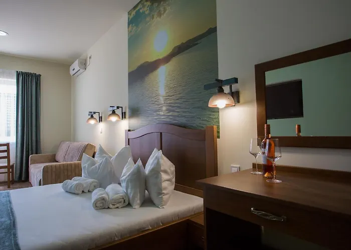 Bed & Breakfast Viktor Bor- Es Vendeghaz**** Balatonmáriafürdő