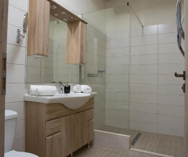 Bed & Breakfast Viktor Bor- Es Vendeghaz**** Balatonmáriafürdő