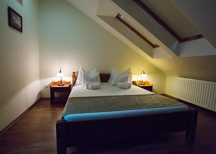 Bed & Breakfast Viktor Bor- Es Vendeghaz**** Balatonmáriafürdő