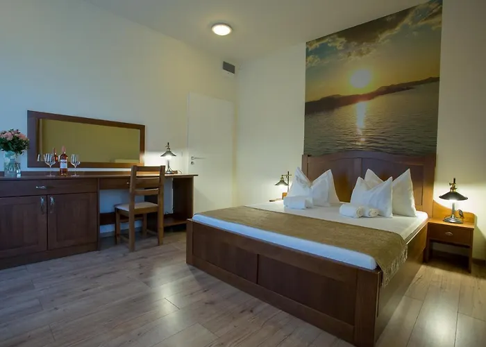 Viktor Bor- Es Vendeghaz**** B&B