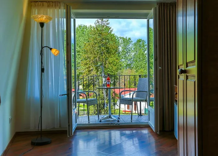 Viktor Bor- Es Vendeghaz**** 4* Balatonmáriafürdő