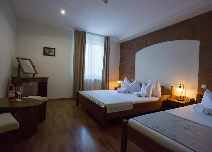 Viktor Bor- Es Vendeghaz**** 4* Balatonmáriafürdő