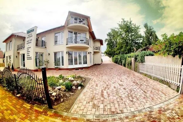 Viktor Bor- Es Vendeghaz**** Balatonmáriafürdő